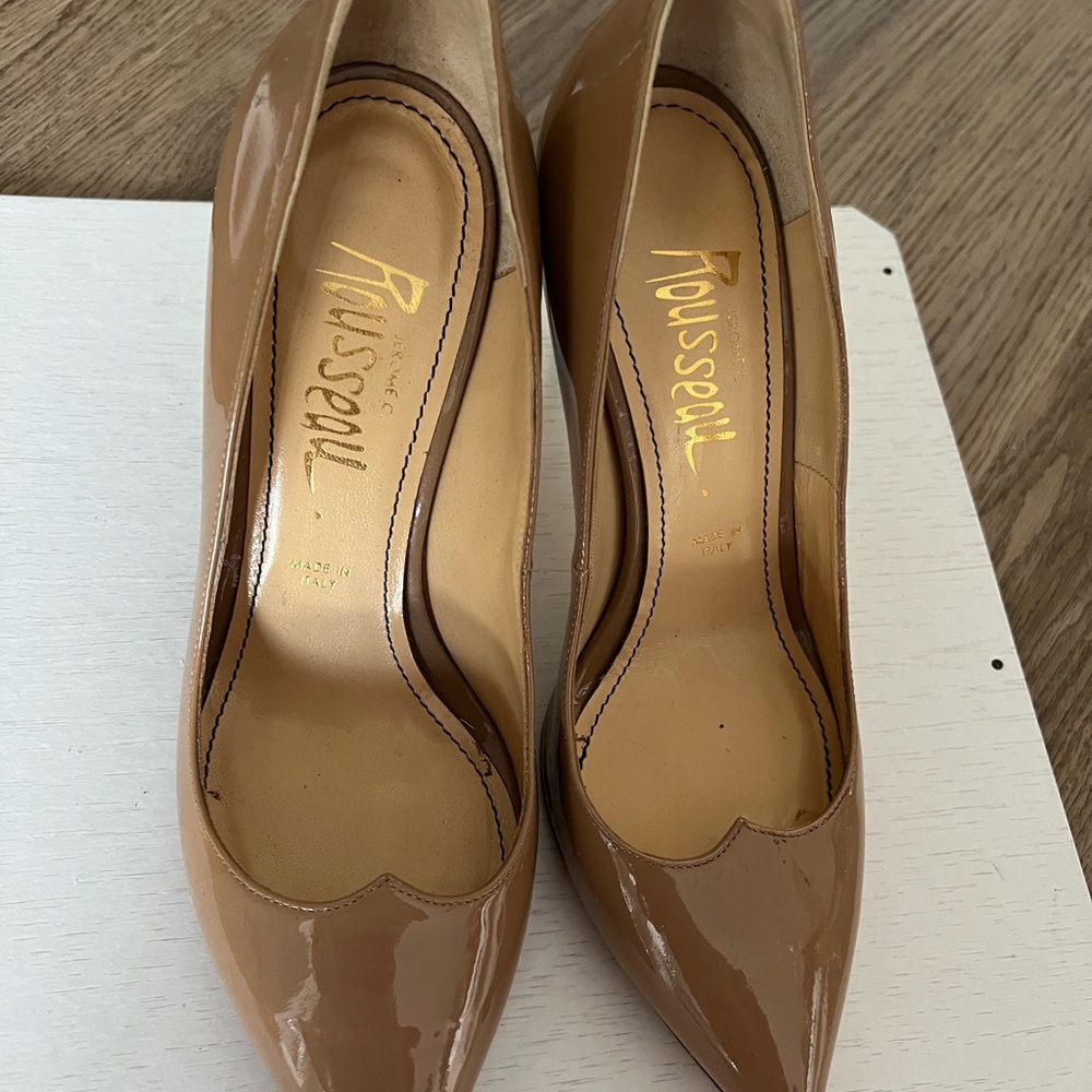 Women's Classic Tan Heels